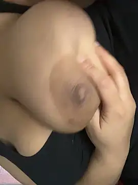 Hotboobs_sexy Adlı Modelin Canlı XXX Sohbeti