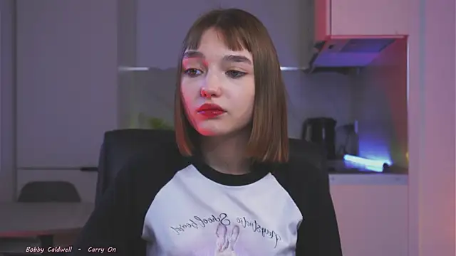 Chat +18 de Leyla_crsh ao vivo