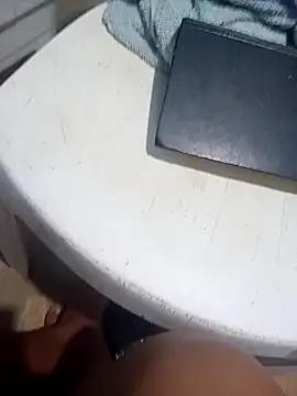 Chatroom XXX en direct de Honey-53