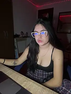 แชท XXX สดของ emiliaharper408