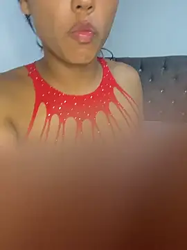 lili_garcia Show in webcam