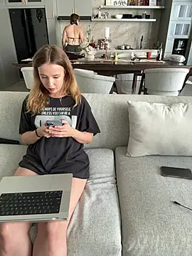 Nura_n_Sarah Webcam Show