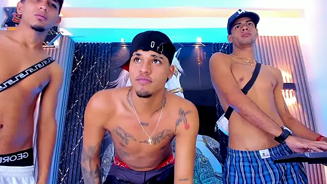 Show de the_knights_of_the_night_ na webcam