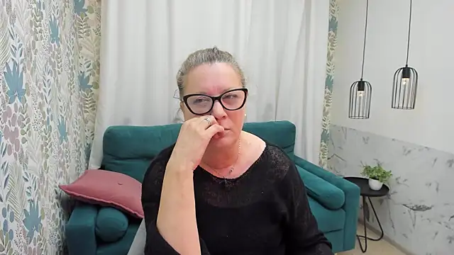 LeaPure élő XXX-chatje