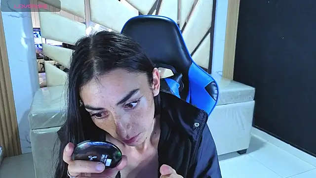 XXX chat uživo modela Maily_a_