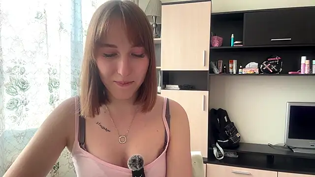 AquilineOrites' Live XXX Chat