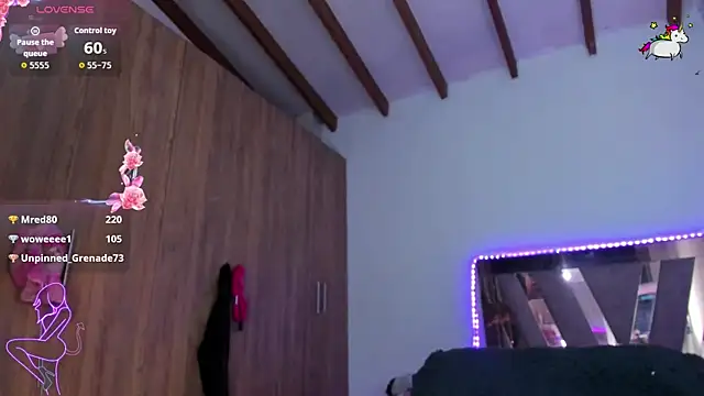 SkyeGabbyRoseのウェブカメラショー