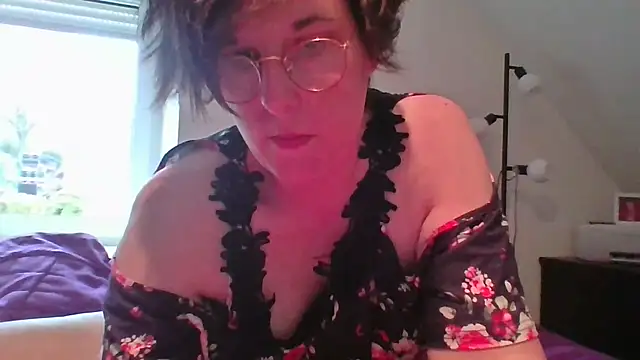 Chat +18 de OIseauNoir88 ao vivo