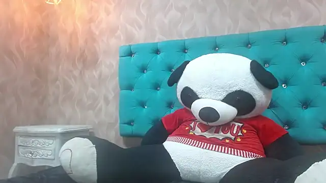 KeniaLovex's Live XXX Chat