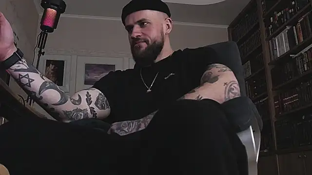 XXX chat uživo modela FindomJason