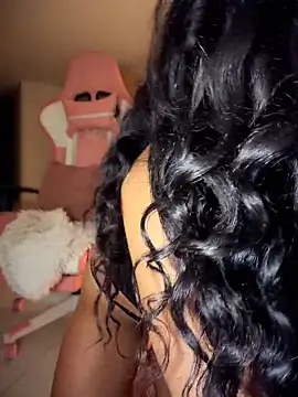 Pokazy przed kamerką – bella__honey