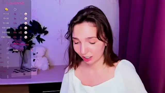 KindHazelHere_ Chat XXX in diretta