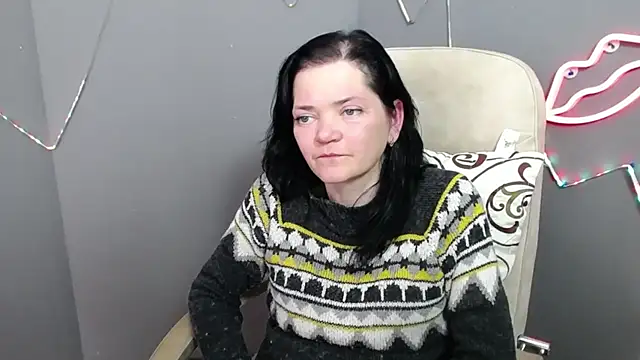 LauraFinn live XXX chat