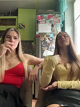 Chat +18 de hotty_girls_here ao vivo