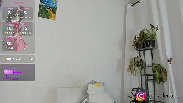 Онлайн чат XXX Mia-Valeria-