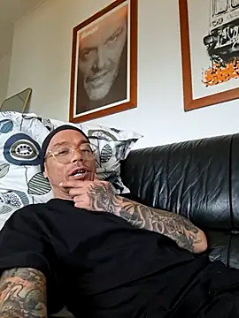 Mr_Graffitimile: διαδικτυακό σόου στην κάμερα