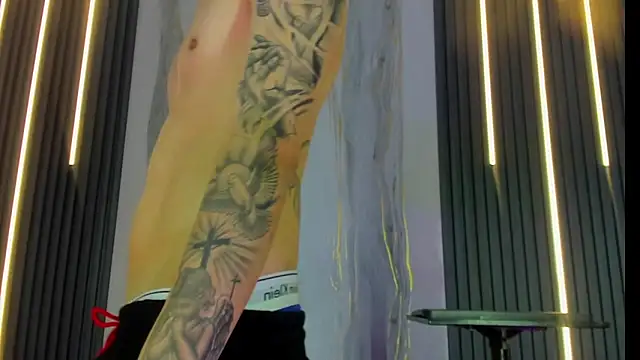 Angel_xxx's Webcam Show