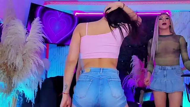 Queens_Wonders_Blonders 网络视讯表演