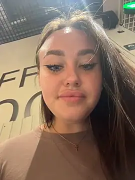 KiraSunshine's Live XXX Chat