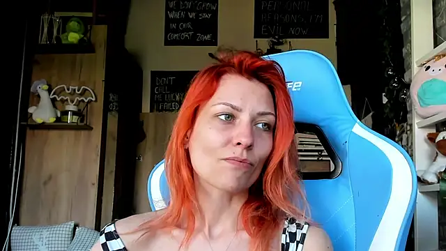 karo123421's Live XXX Chat