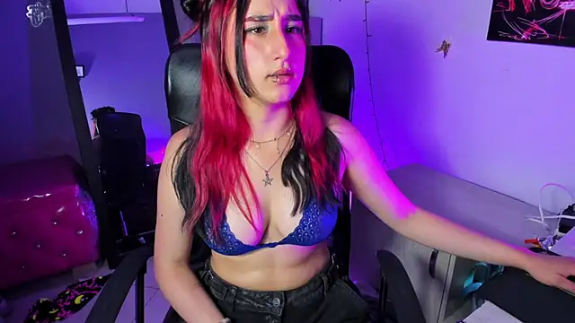 Chat XXX en directo de CharlotteStuart