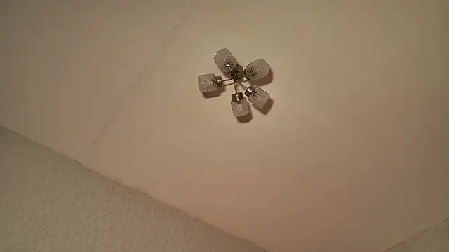 MadeInParadiseのライブXXXチャット