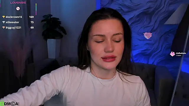 Chat +18 de Aria_Mila ao vivo