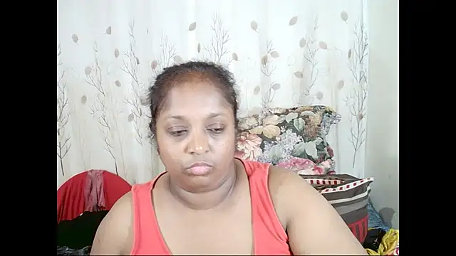 Chatroom XXX en direct de Indiantasha