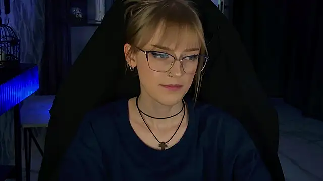 KiraMontoya Chat XXX in diretta