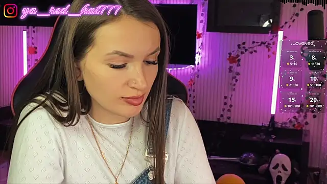 -RED_HAT-'s Live XXX Chat