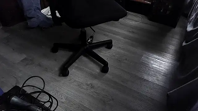 Tommy_Love23: διαδικτυακό σόου στην κάμερα