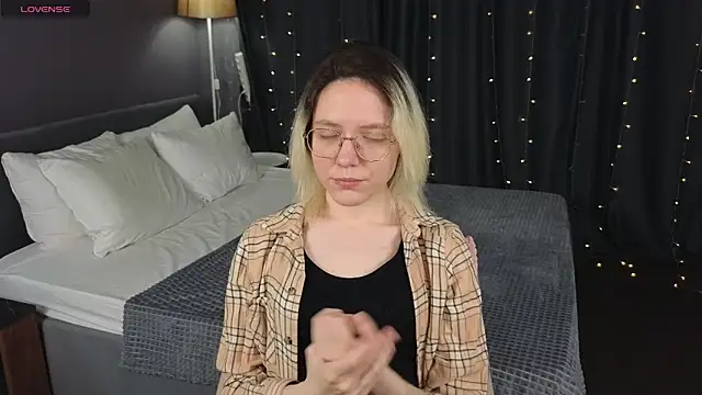 Pertunjukan Kamera Web HottoKori