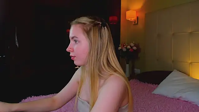 Linda__Bloom élő XXX-chatje