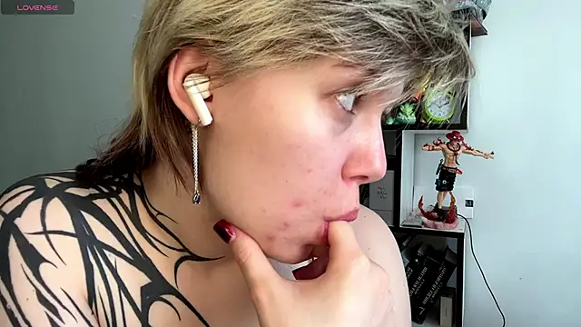 MadalynNosel's Live XXX Chat