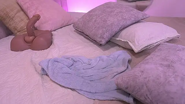 violeta_aroca élő XXX-chatje