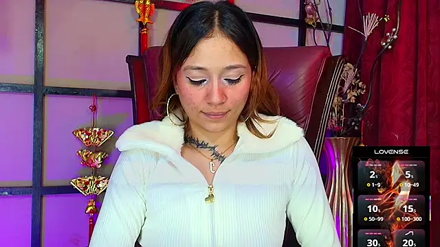 alisson_zafiro_'s Live XXX Chat