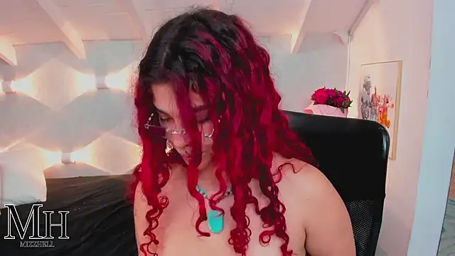 MizzHell's Live XXX Chat