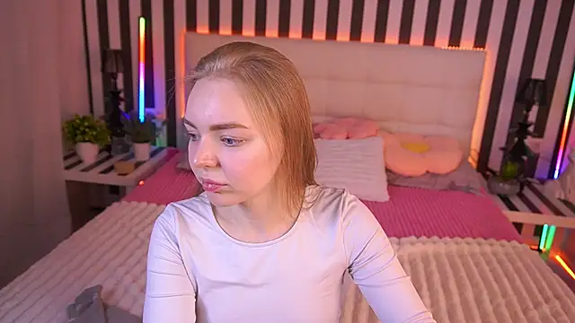 EmilySunshineS Adlı Modelin Canlı XXX Sohbeti