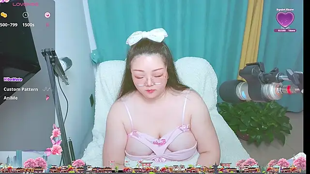 AngelwithEcup: онлайн-секс-чат