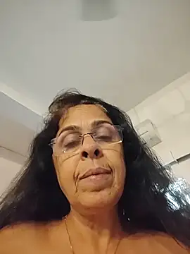 NakedMILFx Chat XXX in diretta