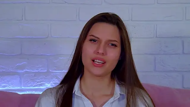 دردشة AliceVersal الجنسية المباشرة