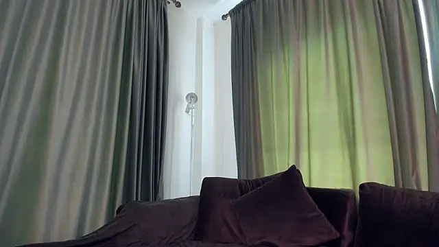 LaraStone69 웹캠 쇼