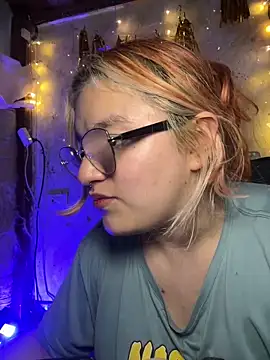 แชท XXX สดของ Sophia_Weest99