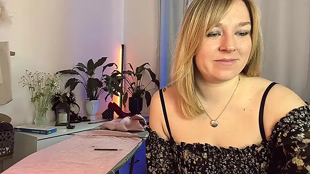 5_in_one's Live XXX Chat