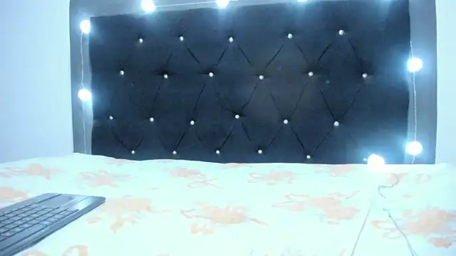 violetadumsper Adlı Modelin Canlı XXX Sohbeti