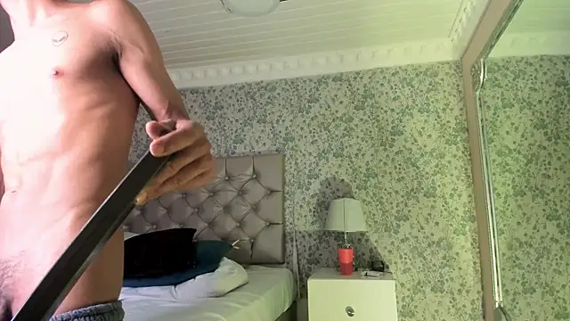 NoaahTylor 现场XXX聊天