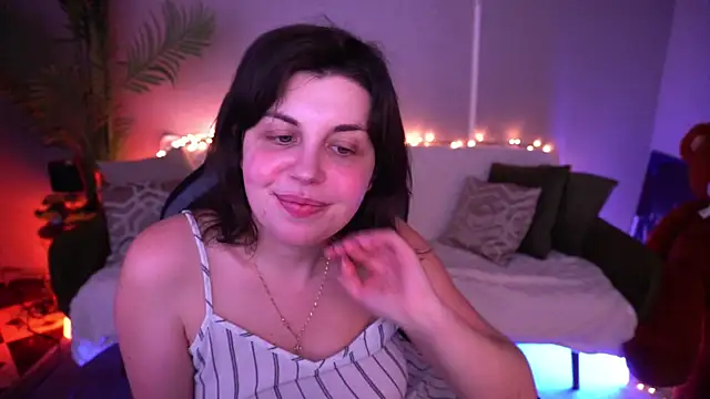 Chat +18 de MirandaWong ao vivo