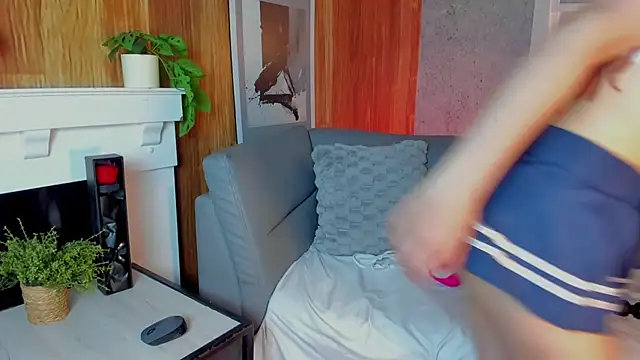 Maiia_Cute Adlı Modelin Canlı XXX Sohbeti