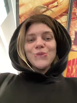 ValenciaShock Adlı Modelin Canlı XXX Sohbeti