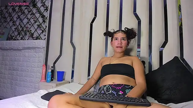 Chatroom XXX en direct de MilaDivine